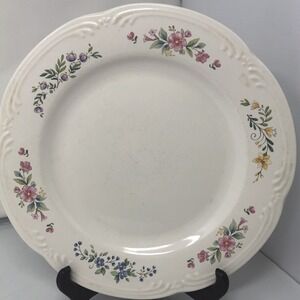 Pfaltzgraff Meadow Lane Dinner Plate Vintage USA White Floral Stoneware Oneplate